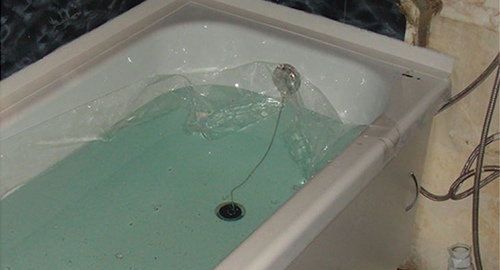 Установкой акрилового вкладыша | Гребнево